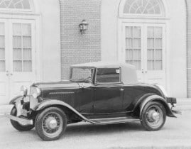 1932 Ford V-8 DeLuxe Cabriolet 